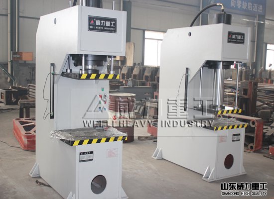 40噸單柱油壓機(jī)生產(chǎn)車(chē)間實(shí)景拍攝1